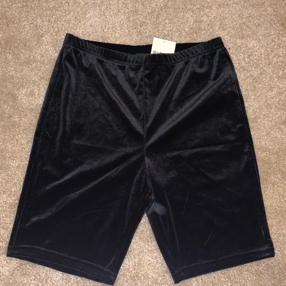 Velvet black biker shorts